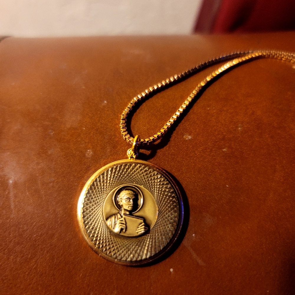 St Viator medallion pendant goldtone with 18" box chain